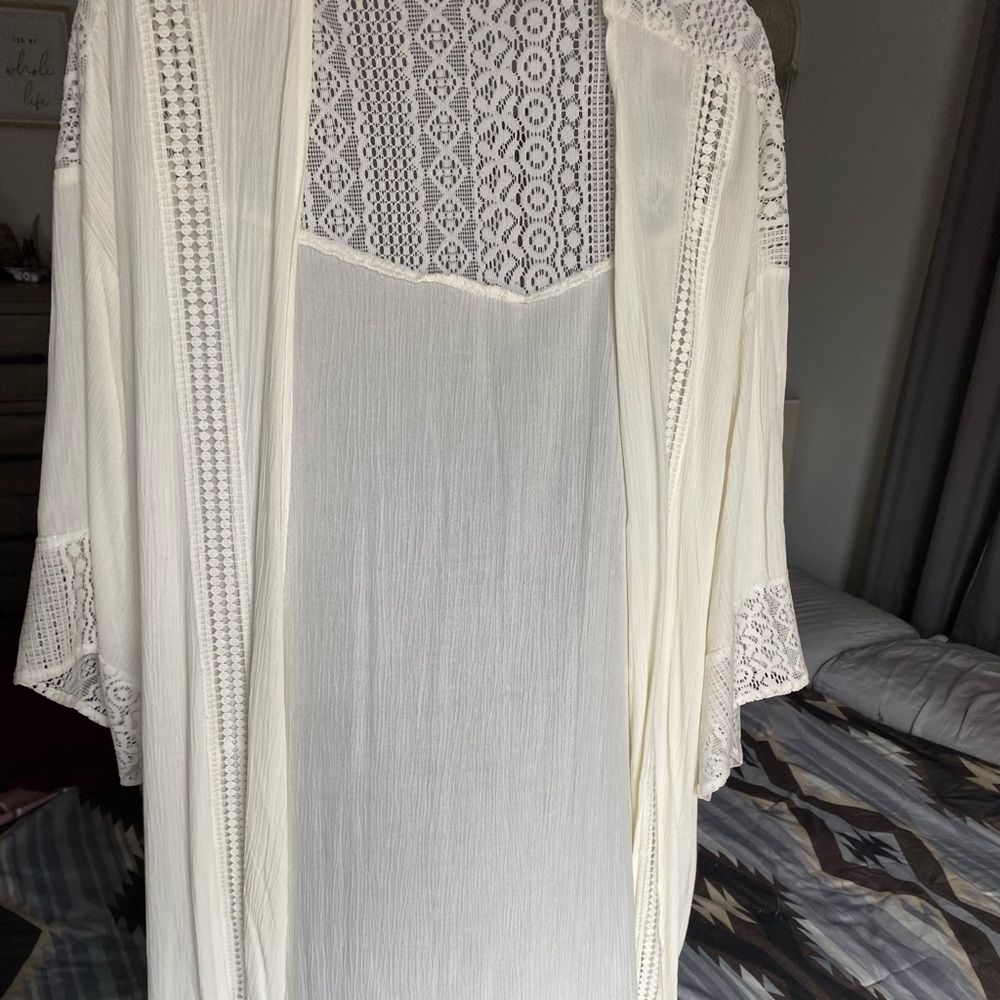 Off white flowy lace kimono